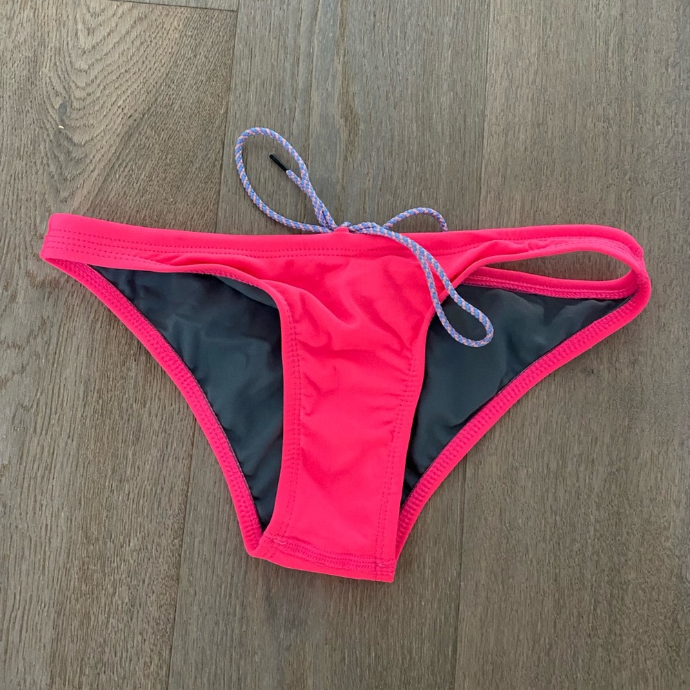 NEVERWORN bikini bottoms with tie at front